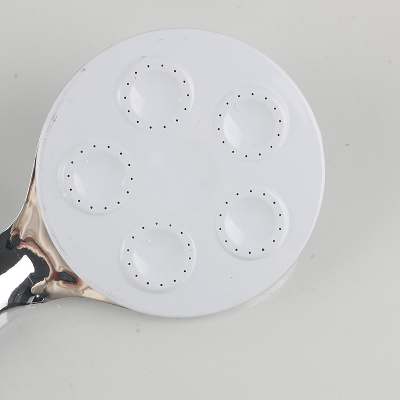 সামান্য অসভ্য ঝরনা